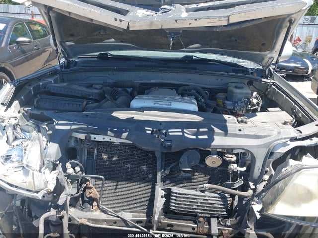 Toyota 4Runner Limited V8