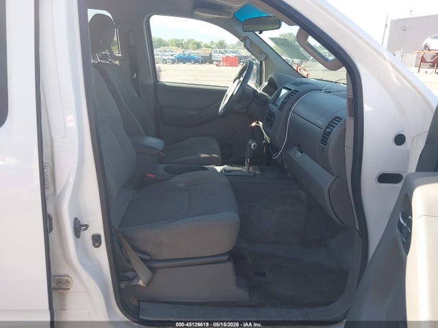 Nissan Frontier S