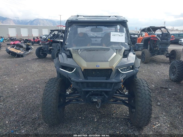 Polaris General Xp 4 1000 Deluxe Ride Command