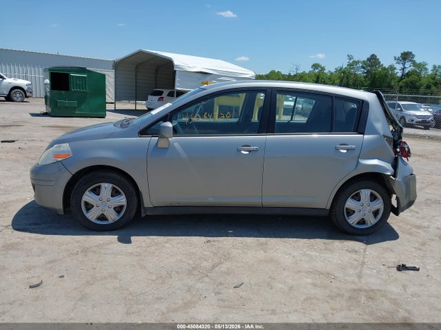 Nissan Versa 1.8s