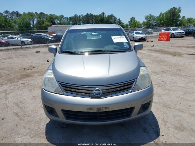 Nissan Versa 1.8s