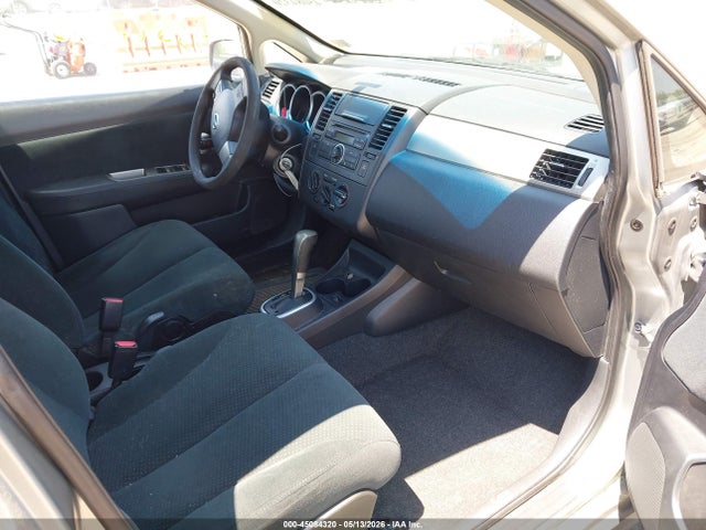 Nissan Versa 1.8s