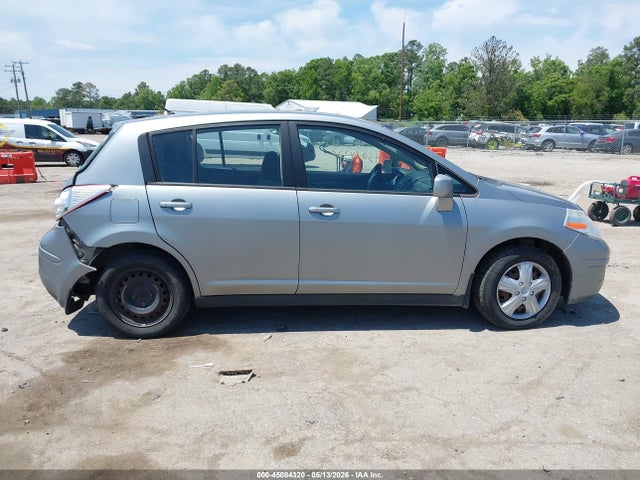 Nissan Versa 1.8s