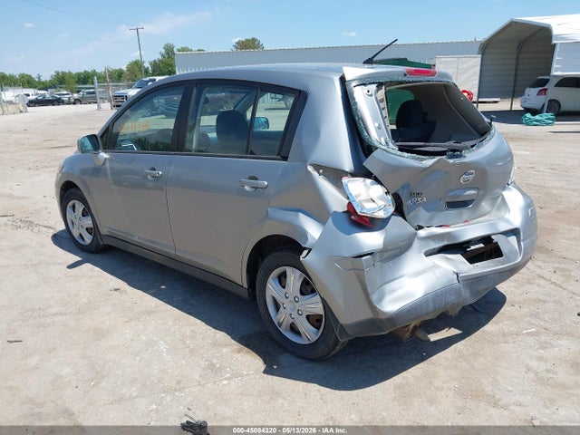 Nissan Versa 1.8s