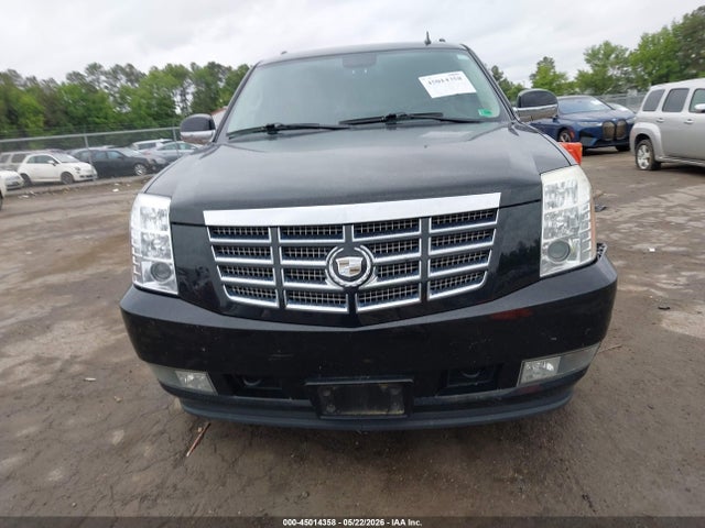 Cadillac Escalade Standard