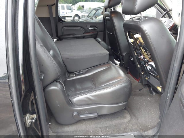 Cadillac Escalade Standard