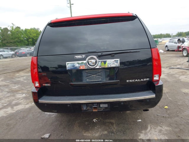 Cadillac Escalade Standard