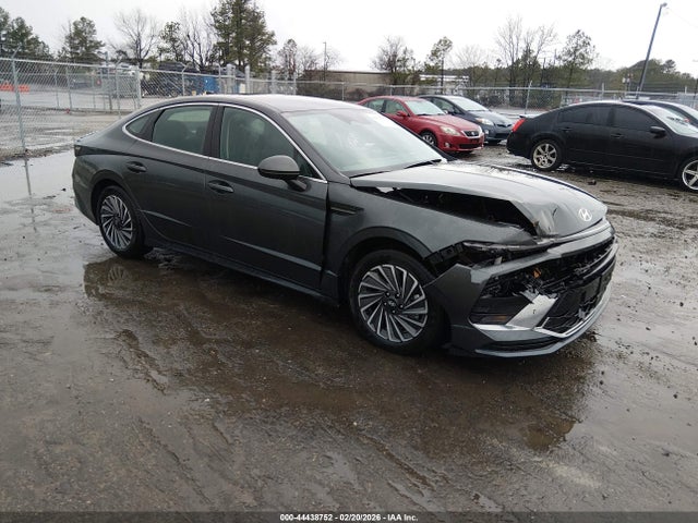 Salvage Hyundai SONATA Image