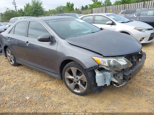Salvage Toyota Camry Image