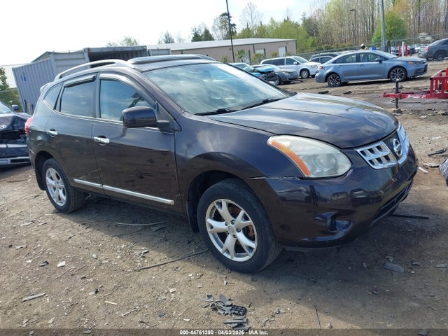 Salvage Nissan Rogue Image