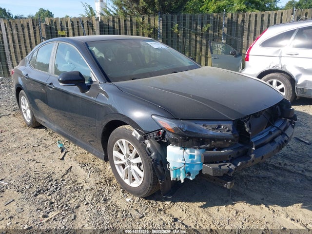 Salvage Toyota Camry Image