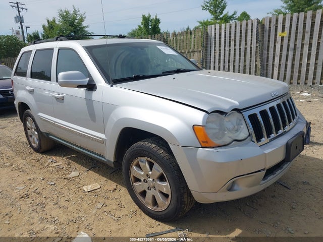 Salvage Jeep Grand Cherokee Image