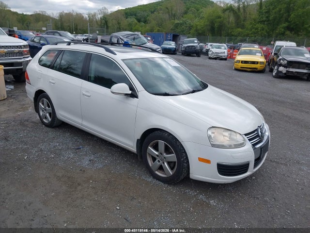 Salvage Volkswagen Jetta Image