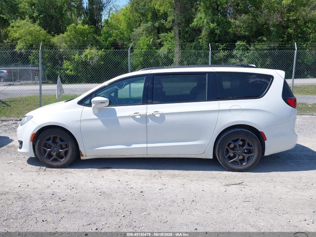 Chrysler Pacifica Touring L