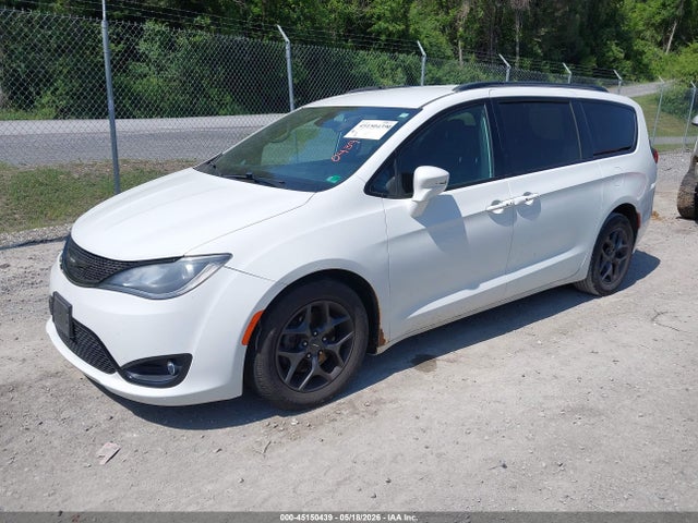 Chrysler Pacifica Touring L