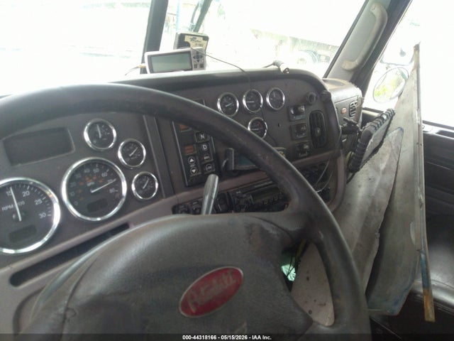 Peterbilt 365