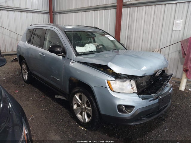 Salvage Jeep Compass Image