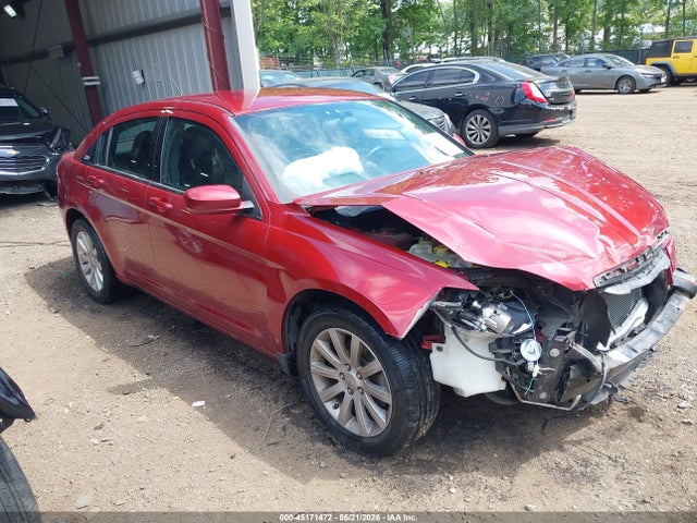 Salvage Chrysler 200 Image