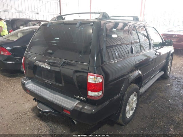 Nissan Pathfinder Le