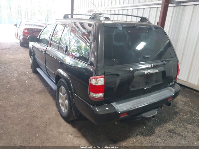 Nissan Pathfinder Le