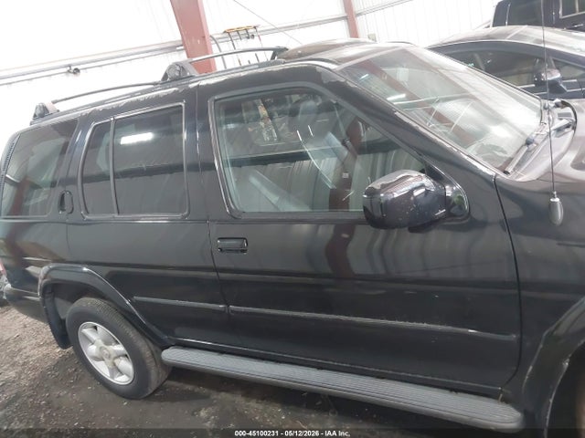 Nissan Pathfinder Le