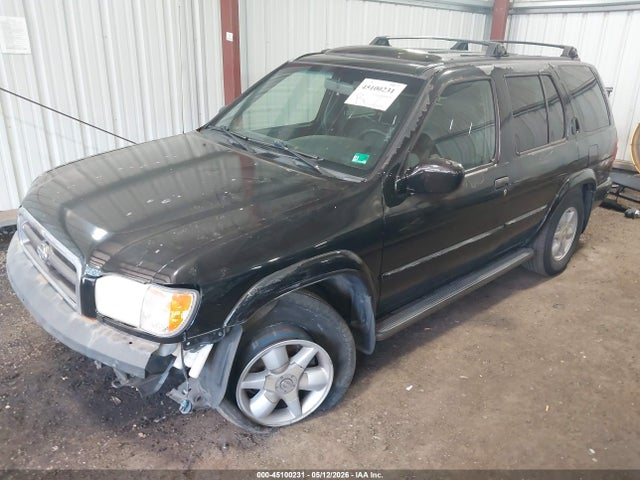 Nissan Pathfinder Le