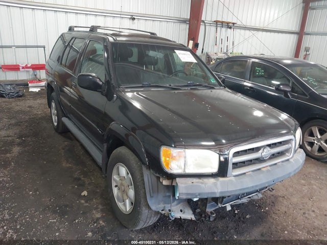 Salvage Nissan Pathfinder Image