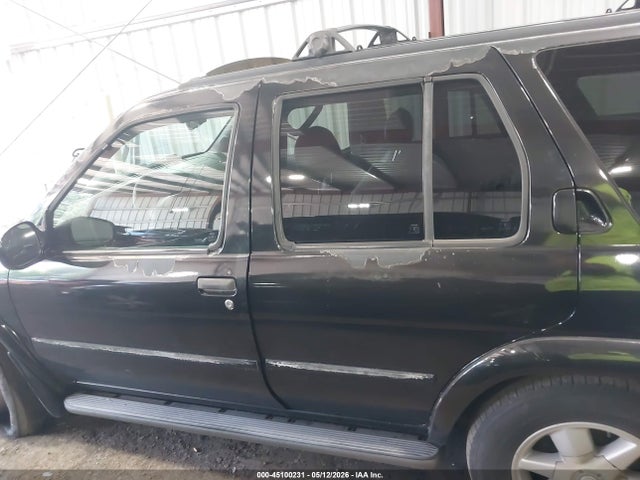Nissan Pathfinder Le