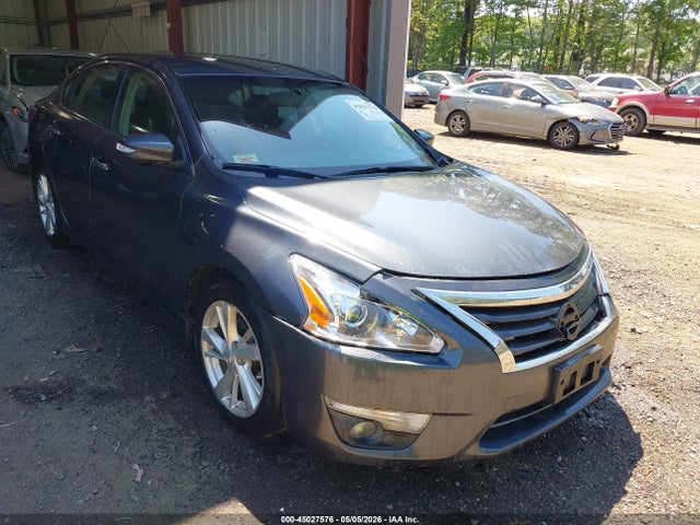 Salvage Nissan Altima Image