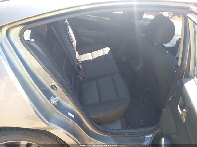 Hyundai ELANTRA Value Edition