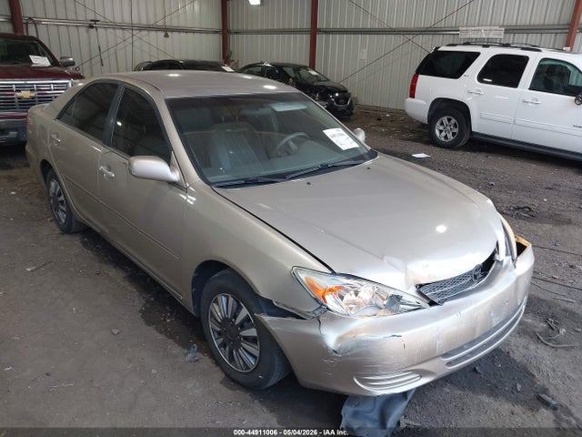Salvage Toyota Camry Image