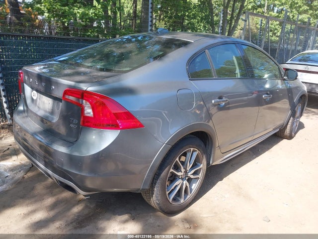 Volvo S60 Cross Country T5 Platinum