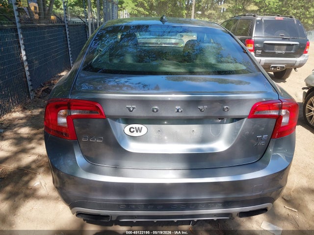 Volvo S60 Cross Country T5 Platinum