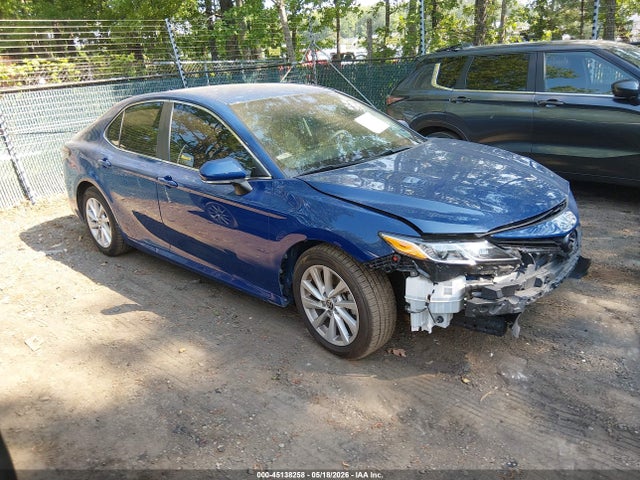 Salvage Toyota Camry Image