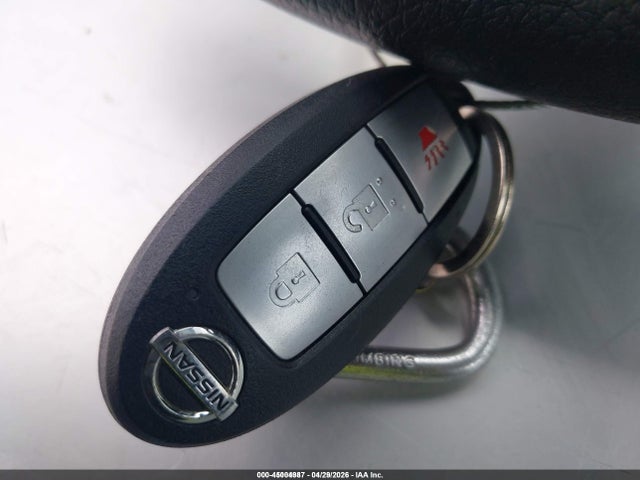 Nissan Pathfinder S
