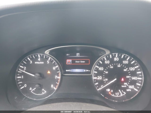 Nissan Pathfinder S