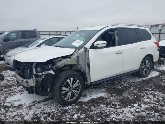 Nissan Pathfinder S