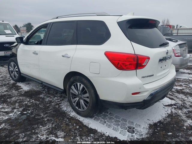 Nissan Pathfinder S