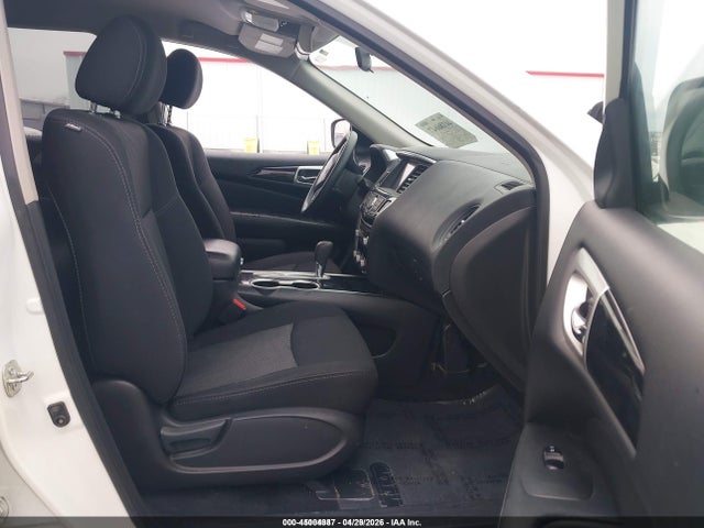 Nissan Pathfinder S