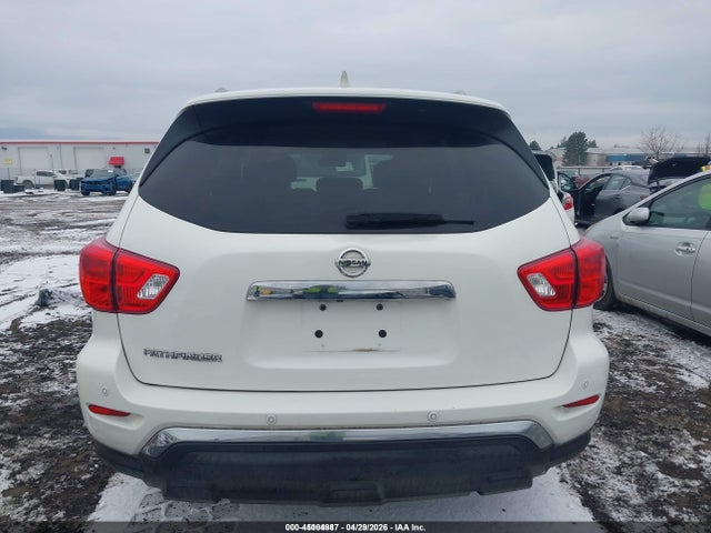 Nissan Pathfinder S