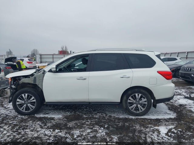 Nissan Pathfinder S