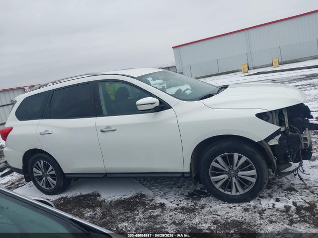 Nissan Pathfinder S