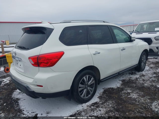 Nissan Pathfinder S