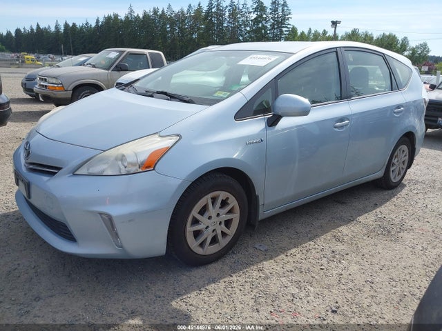 Toyota Prius v Three