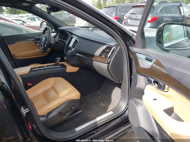 Volvo XC90 T6 Momentum