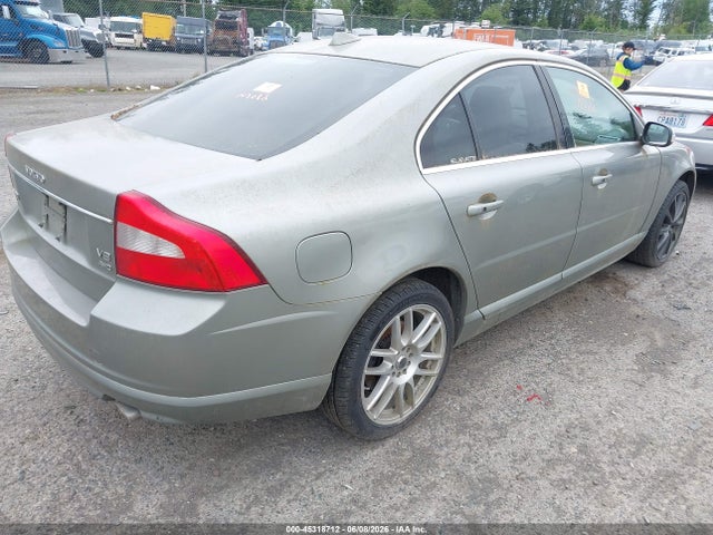 Volvo S80 V8