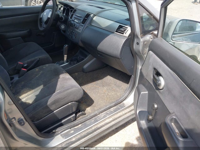 Nissan Versa 1.8s