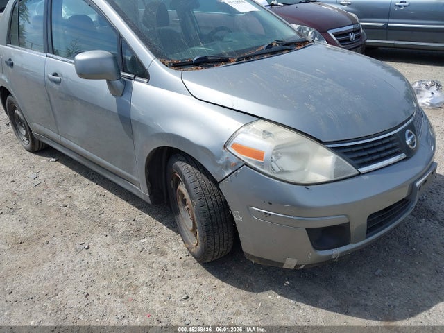 Nissan Versa 1.8s