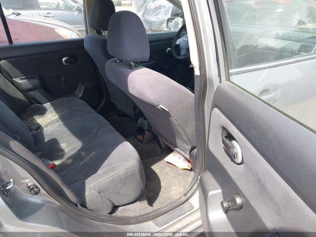 Nissan Versa 1.8s