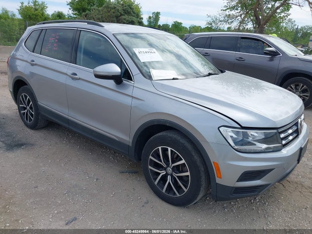 Salvage Volkswagen Tiguan Image